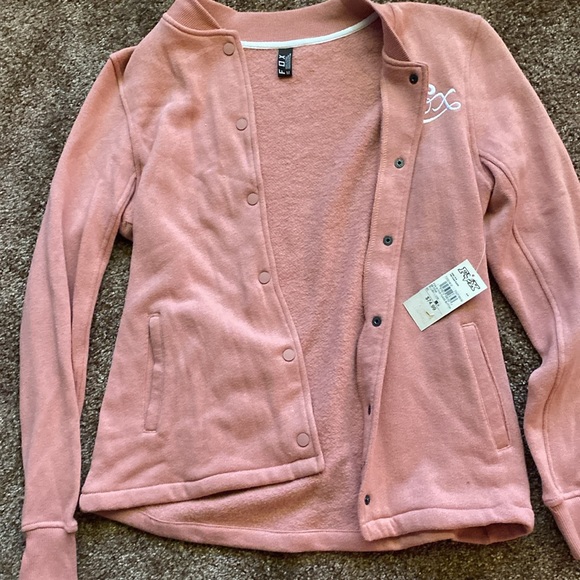 Did not like how far the arm holes on the tank top dipped. - Picture 2 of 5